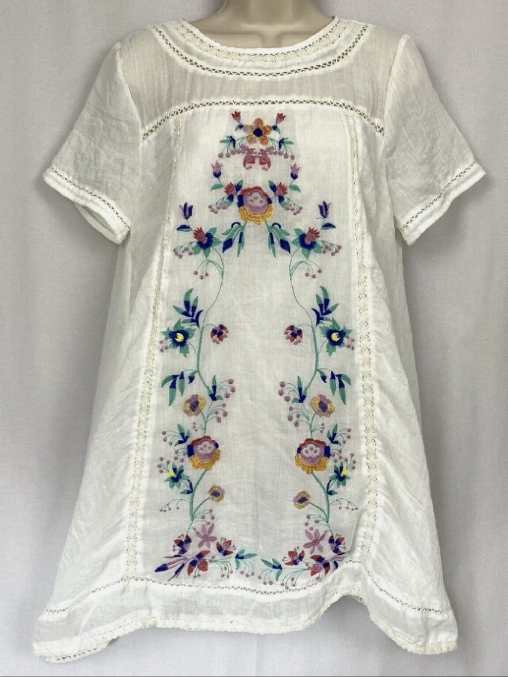 🤠🌻Umgee White Short-Sleeve Embroidered Floral Tunic Dress